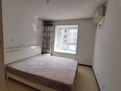 临沂开发区香港路幸福小镇 矮楼层 带2个卧室空调 拎包入住出租房源真实图片