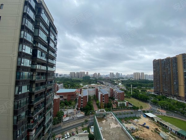 南宁西乡塘相思湖新区金科天籁城实拍!
