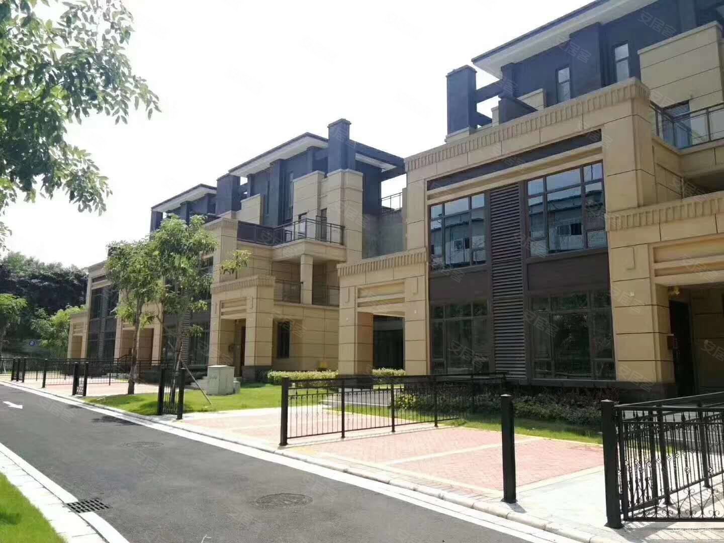 珠江观澜御景(别墅)4室2厅4卫182㎡南北600万