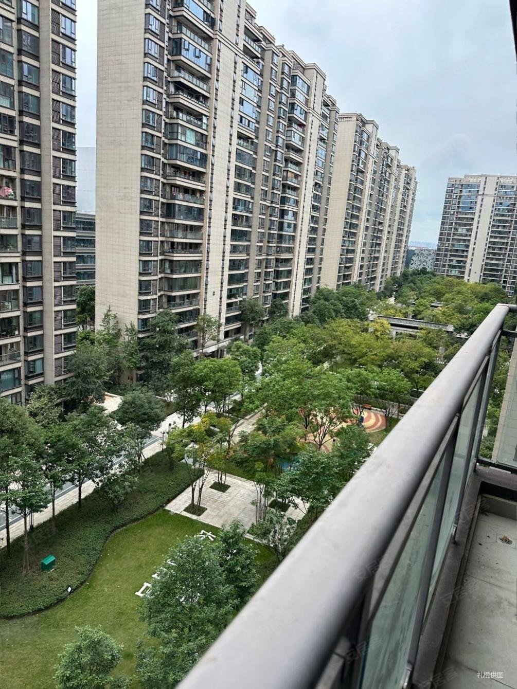 青羊新城 外光华 绿地新里城 套三 地铁4号线 草小 泡小旁