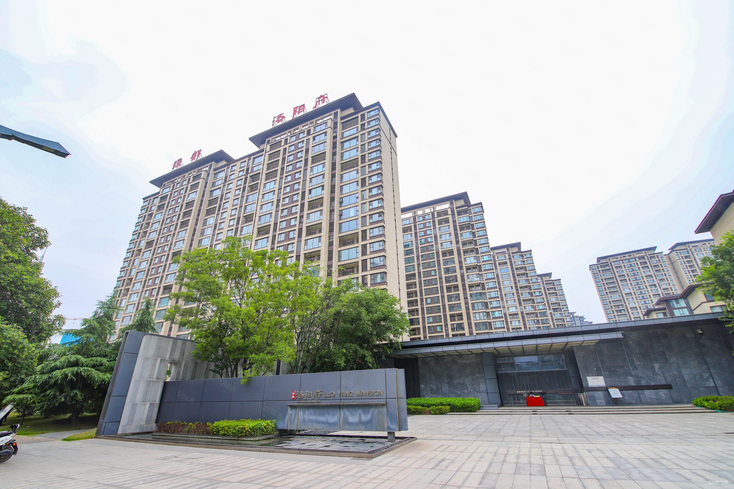 绿都洛阳府3室2厅2卫105㎡南84万