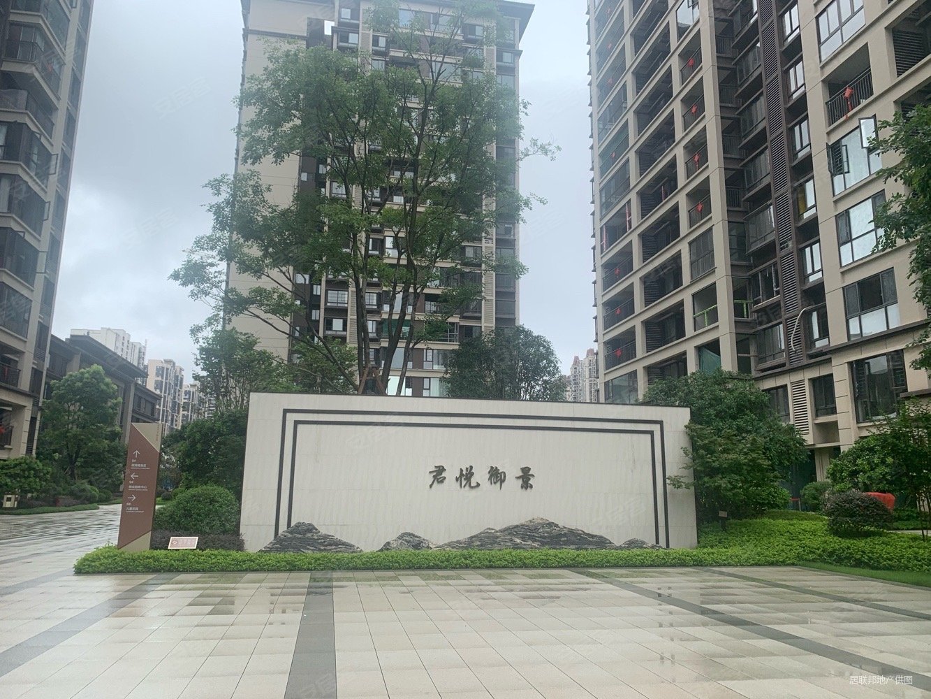 联发君悦朝阳3室2厅1卫94㎡南北88万