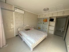乐陵城区新一中出租凤凰城电梯11楼,三室两厅一卫家具家电齐全,年租9000出租房源真实图片