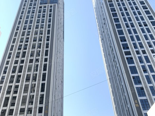 昆明官渡巫家坝保利天际花园巫家坝  保利单身公寓1000元每月 拎包