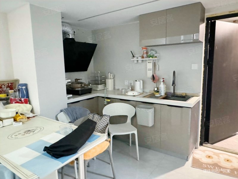 远洋晟庭精装小两室loft面积59平全套家具家电拎包入住