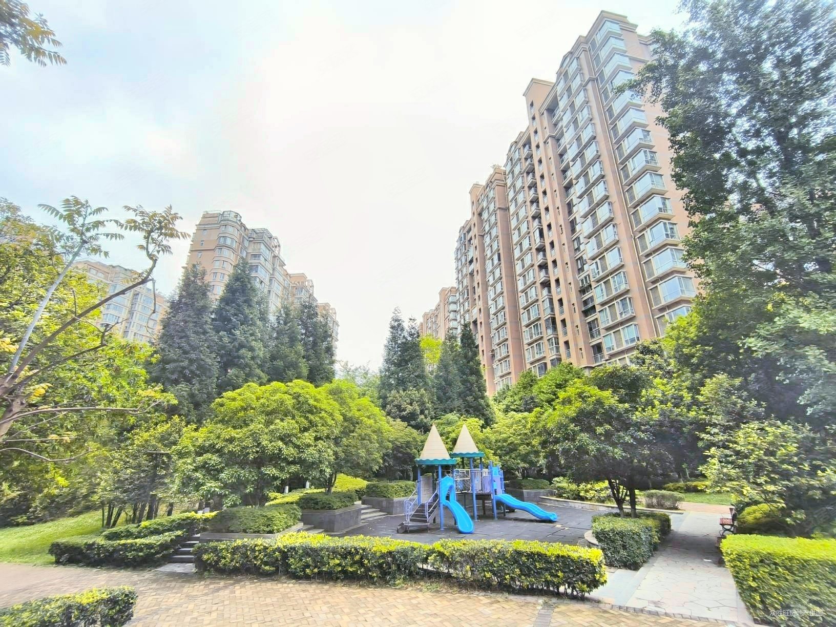 贵阳房产网>贵阳二手房>观山湖二手房>八匹马二手房>金元国际新城>