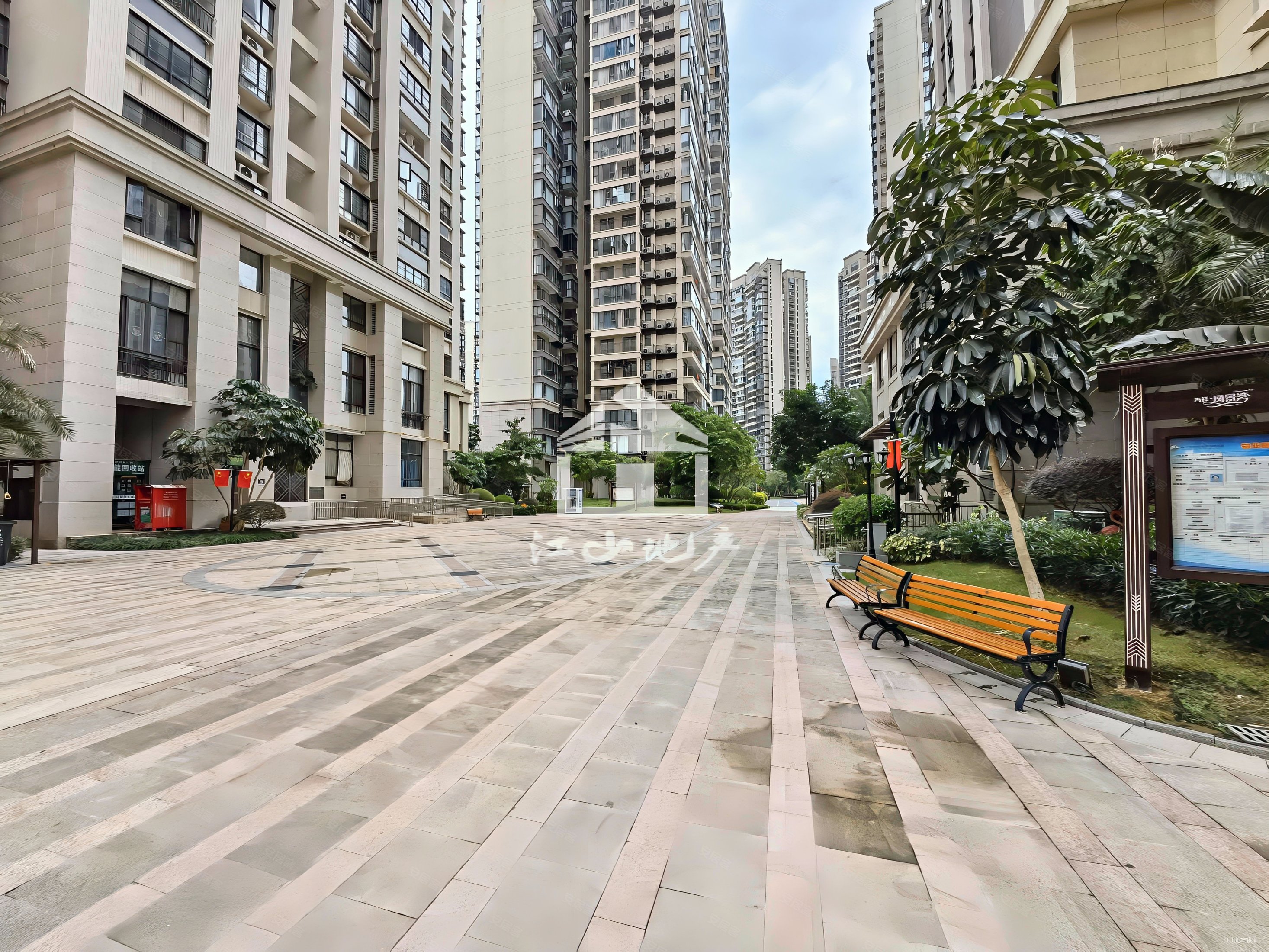 南宁房产网>南宁二手房>青秀二手房>凤岭北二手房>吉祥凤景湾>