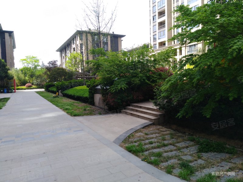 省委旁绿地海珀紫庭三室全明户型致电了解