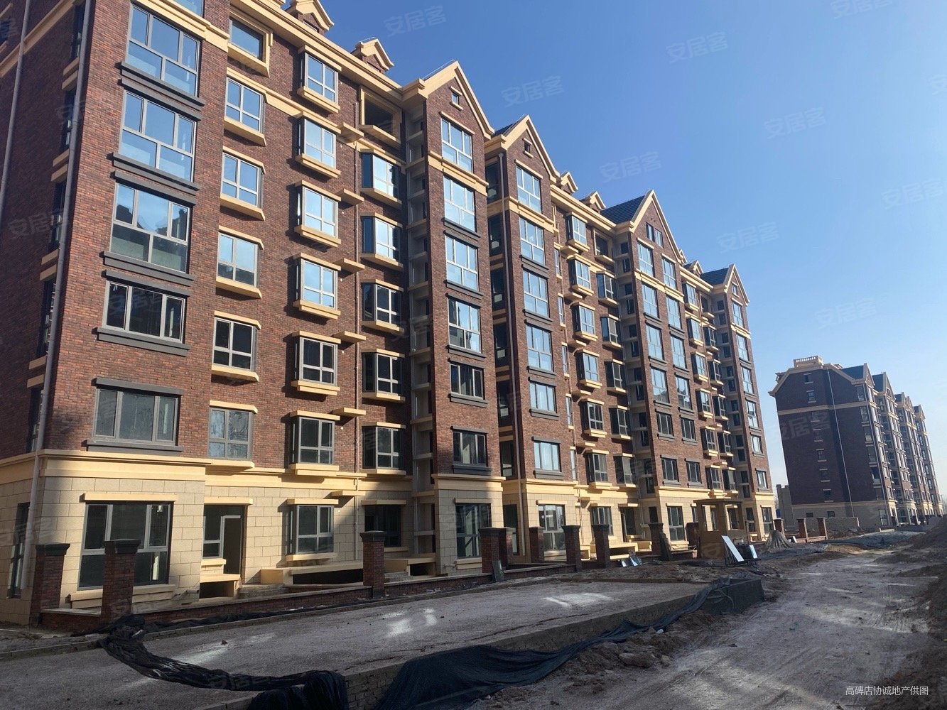 英伦名郡三期洋房8100送车位好楼层总高7层一梯两户