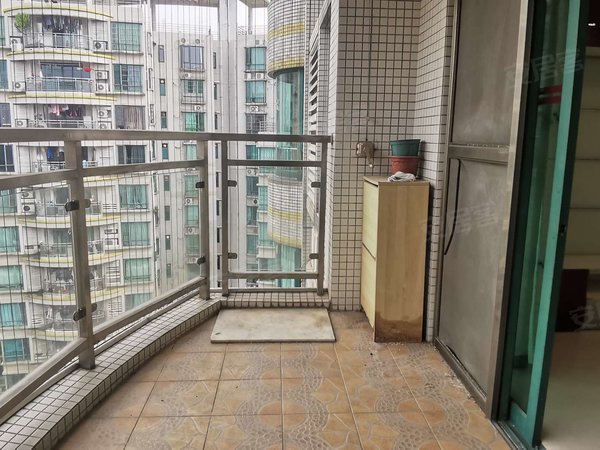 广州白云京溪广州白天鹅花园白天鹅花园 电梯高层 采光充足 精装大三