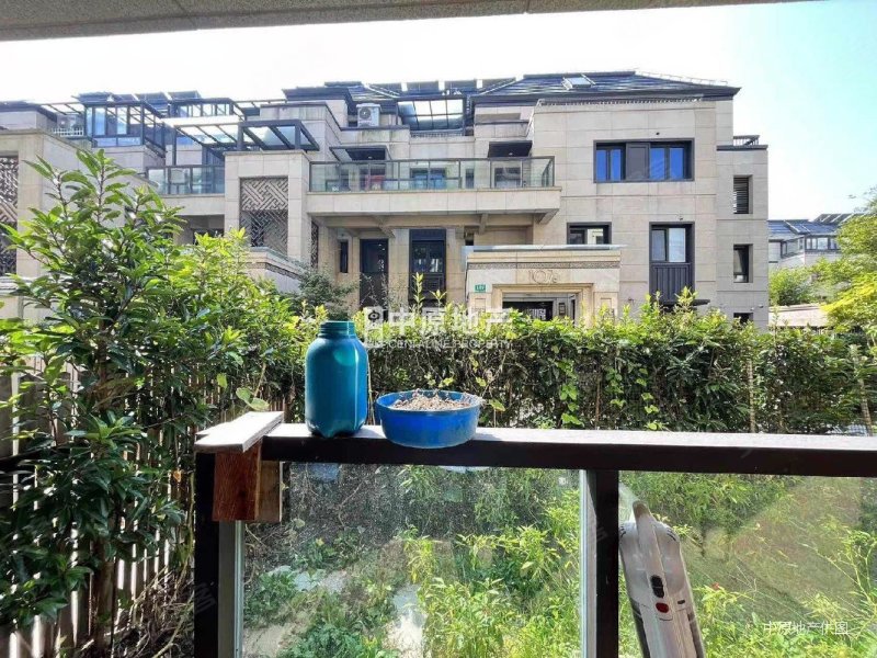 别墅送地下两层 花园 性价比极 出门天街 上海大学,禹洲雍贤府二手房