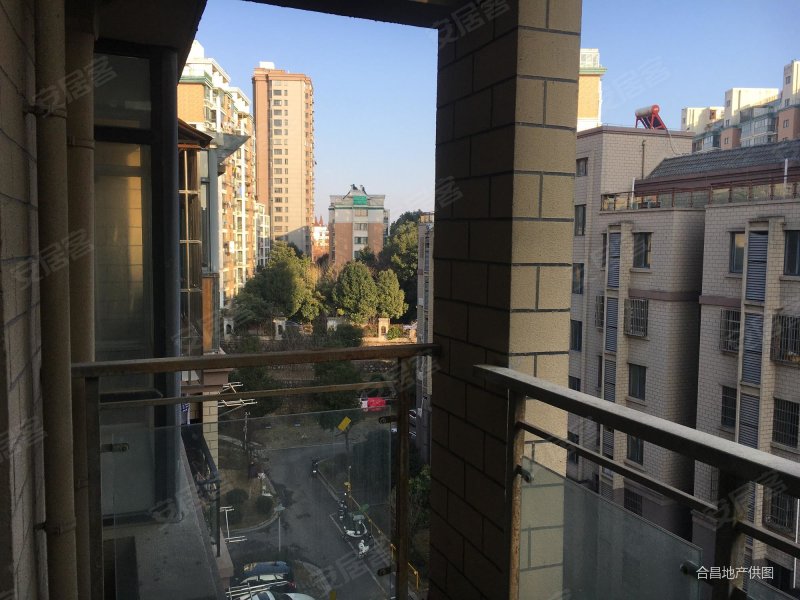 山水华庭小区
