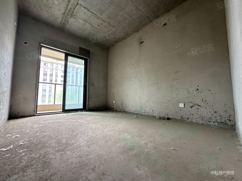 北区金泰御澜湾洋房142平米 四室二卫毛坯四开间朝阳看中可谈