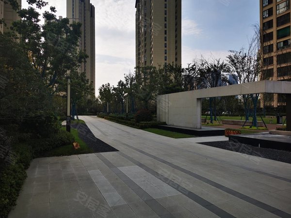 苏州吴江运东大运河府靠学校,河府精装修3房2厅2卫2600月可谈,河景房.