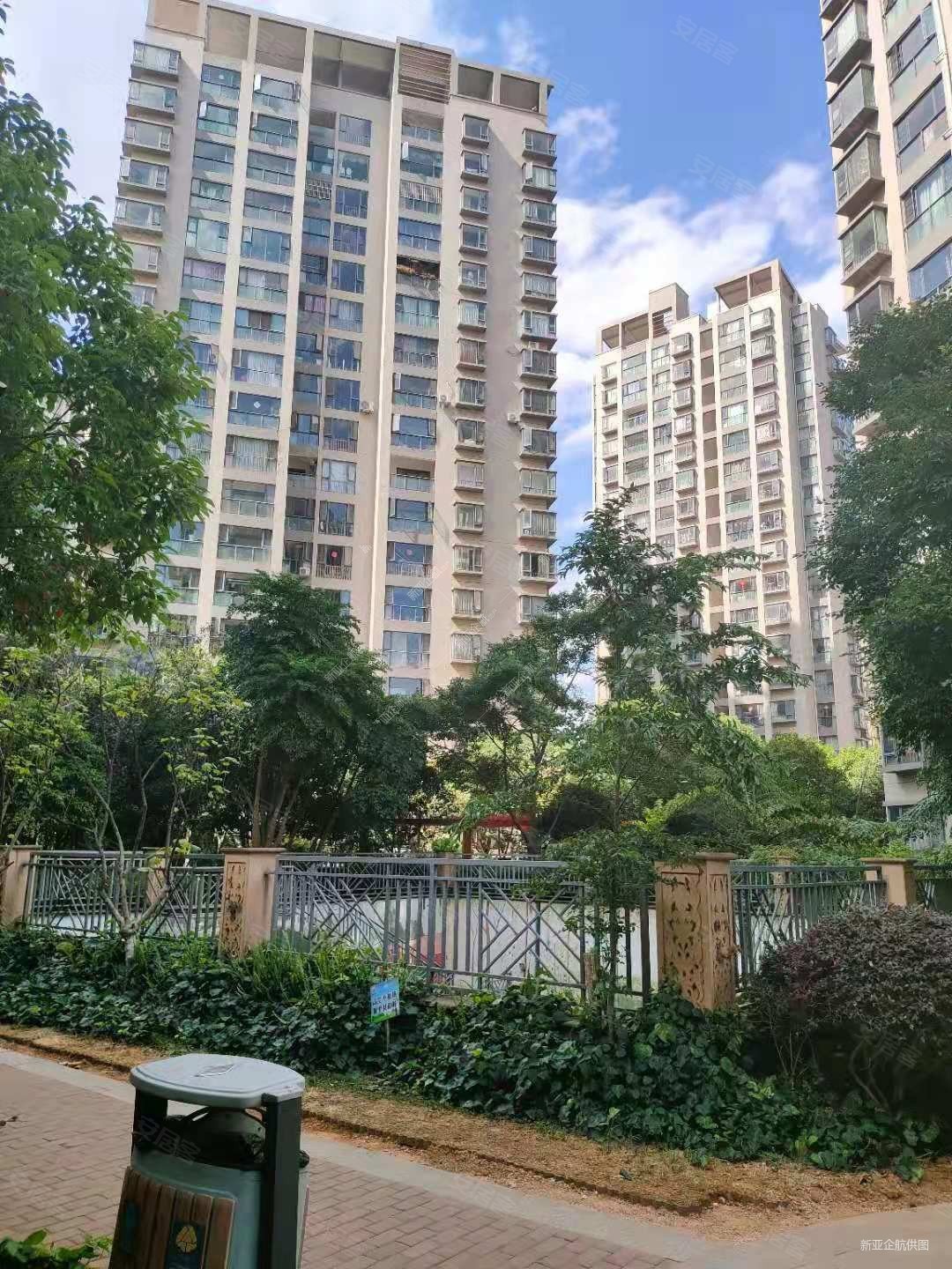 693平9楼2房高新区预约看房东南西府景苑110万精装