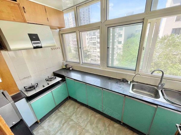 青岛市南东海西路信海花园市立医院东院区 可押一付一 海韵园 精装带