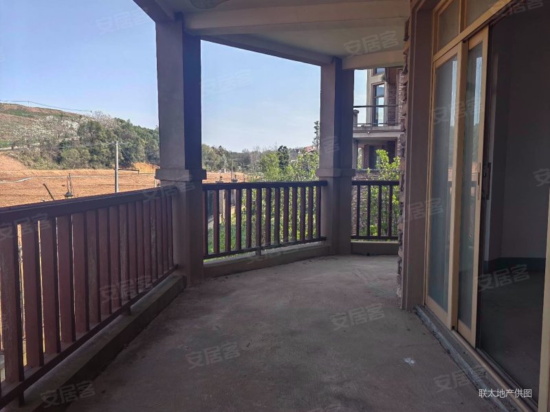 保利山顶位置 视野开阔 入户平整 花园400平米,保利阆峰云墅二手房