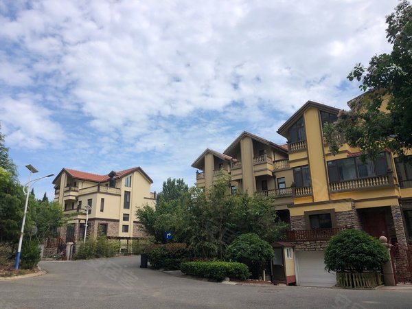 青岛即墨蓝色硅谷鳌山名苑鳌山名苑精装好房1200元月 随时供暖 非常