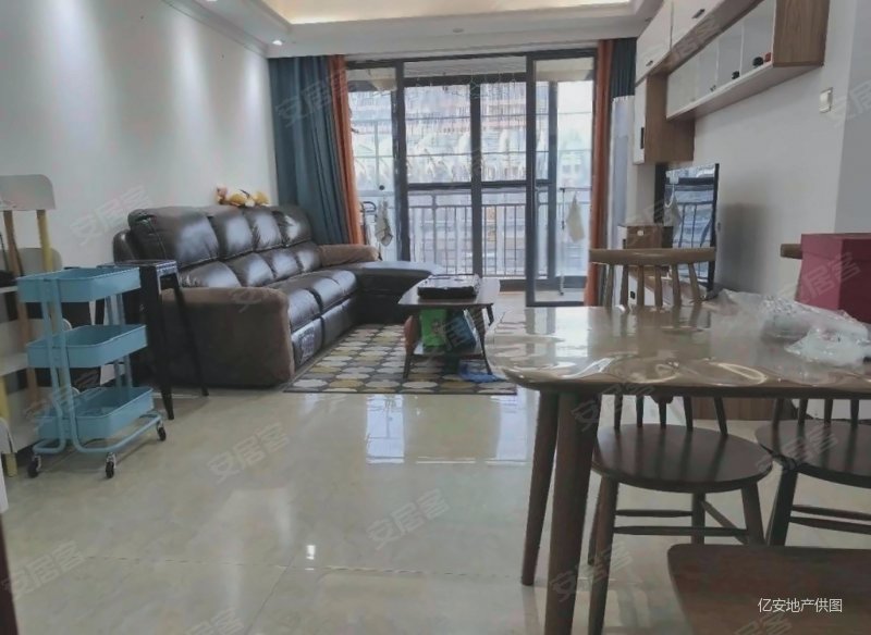 雅庭苑次顶层采光观景好双卧客厅朝南南向面