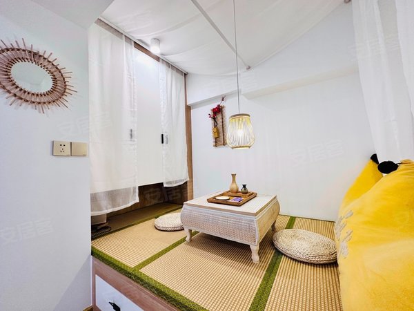 南宁良庆良庆镇天誉城(商住楼)天誉城日式原木色一居室!实拍实图!