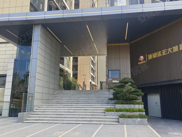 深圳光明光明勤诚达正大城乐园勤诚达正大城四期三房两卫,光线好无