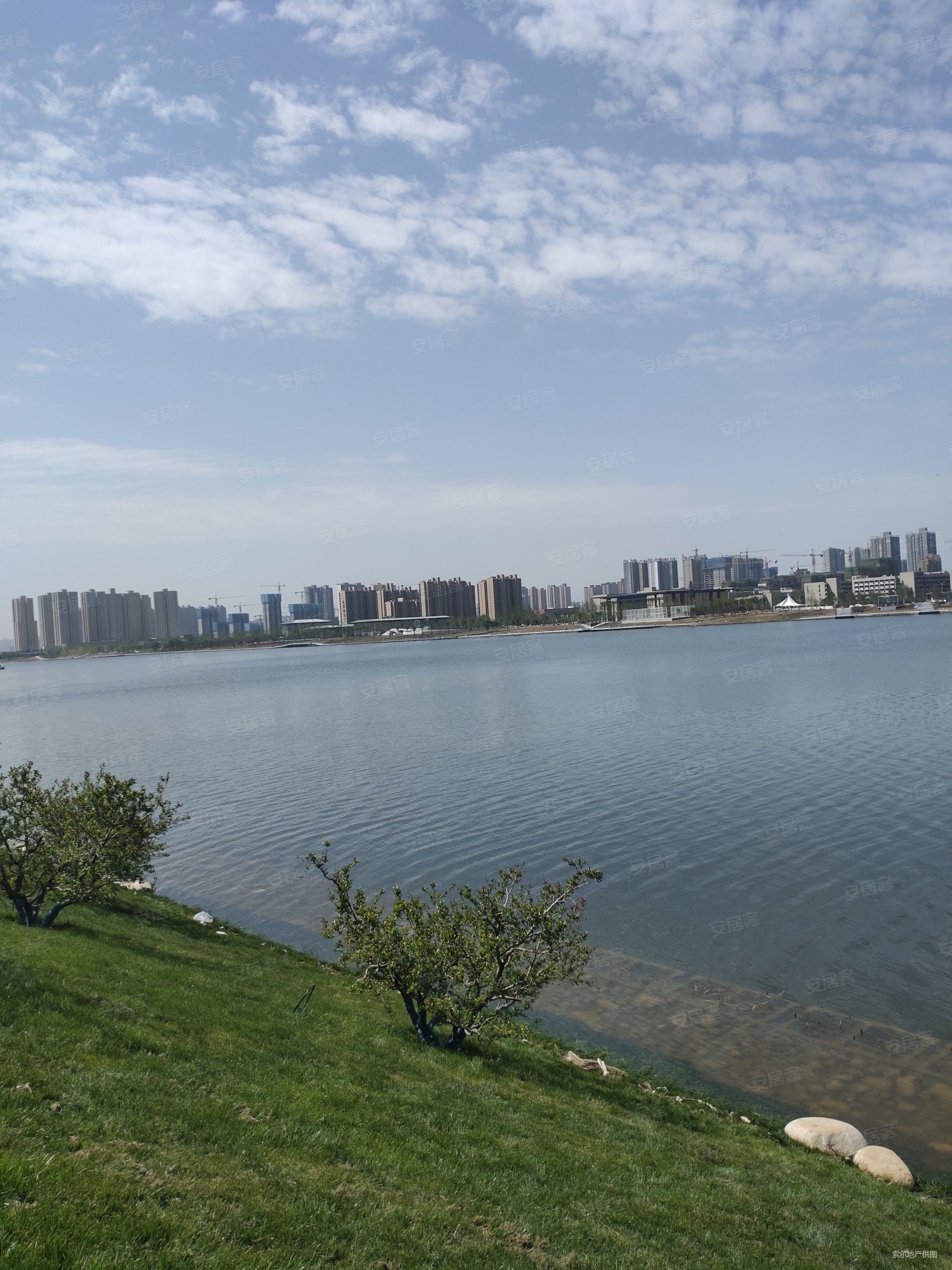 碧水湾灞河边近西港花园旁配套菜市场超市随时看房