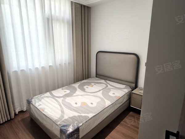 金华东阳横店明都星耀城星耀城4房带大院子全屋带地暖，拎包入住出租房源真实图片