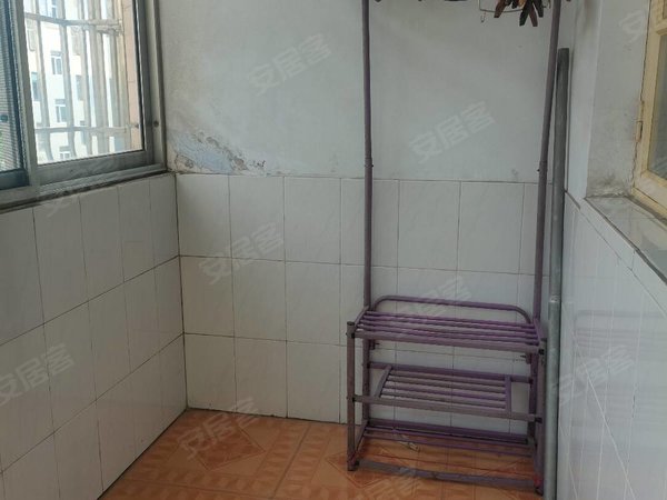 日照莒县城区桃园北区三中,岳石路小学桃园北区三楼3室家具带空调带储藏室出租房源真实图片