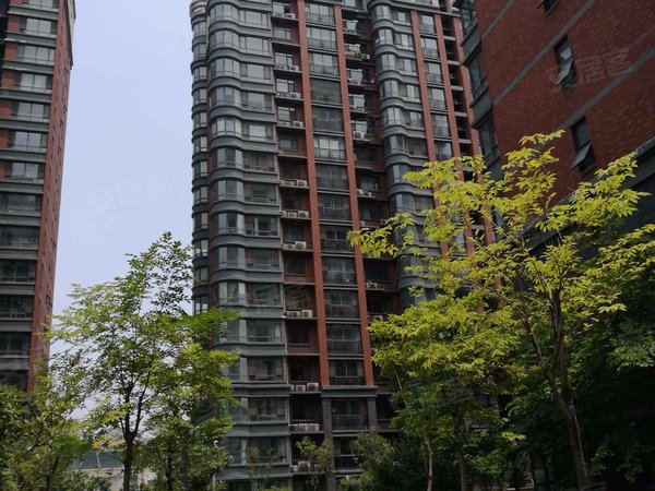 郑州郑东新区农业南路万通国际花园万通花园 精装卧室 近地铁口 步行