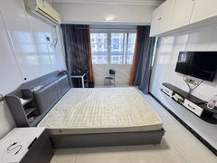 东海东海市区中央广场聚龙公馆电梯8楼，单身公寓，拎包即住，随时看房出租房源真实图片