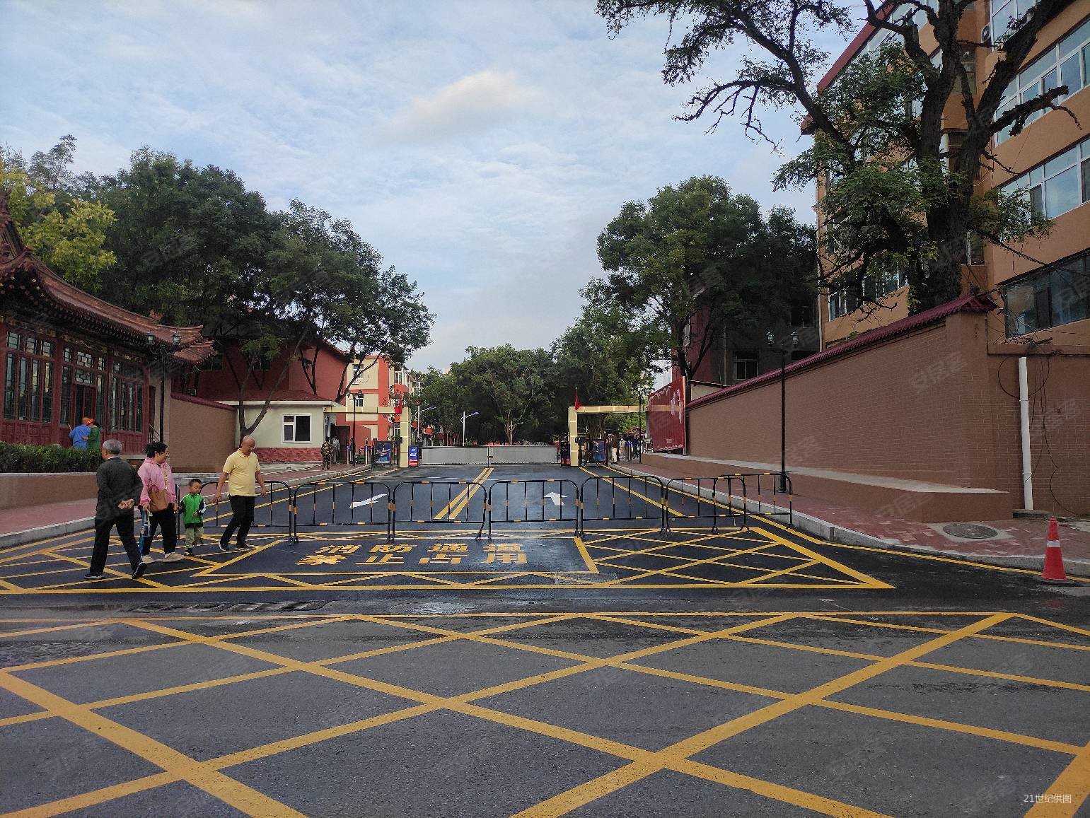 东门单位宿舍大院采光无遮挡停车方便诚心出售,省军区宿舍二手房,83万