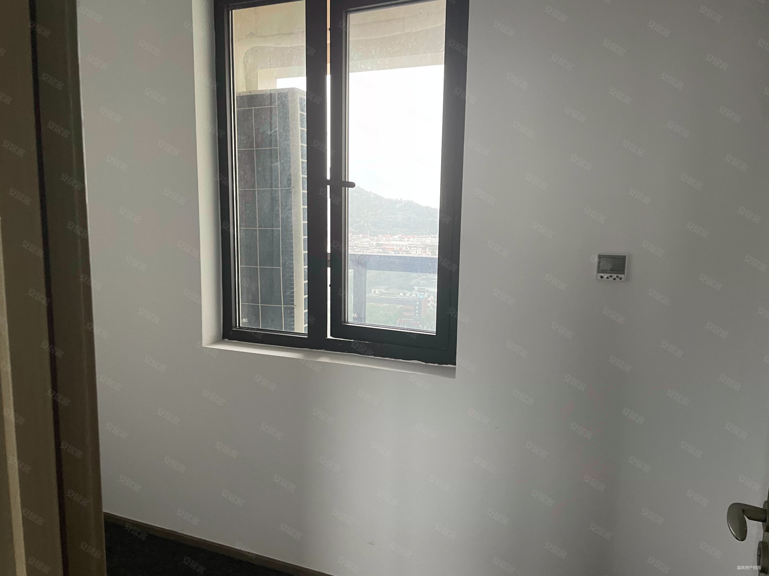 龙山名都4室2厅3卫169㎡南北285万