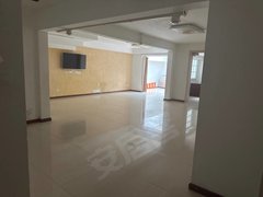 丹东振兴新城区新加坡城一楼带下跃300平五室三卫简装可做工作室宿舍4000出租房源真实图片