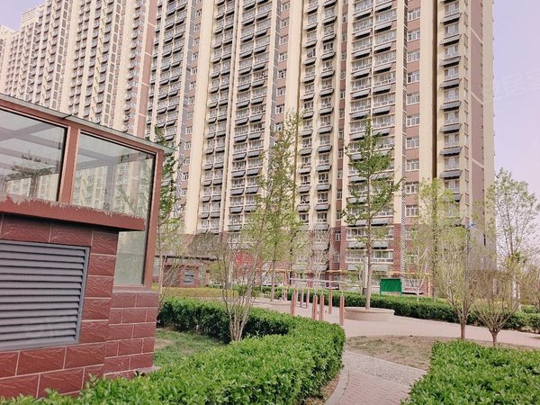 保定莲池河北农大蓝湖郡出租爱情广场旁蓝湖郡两室1500一楼邻长城股份