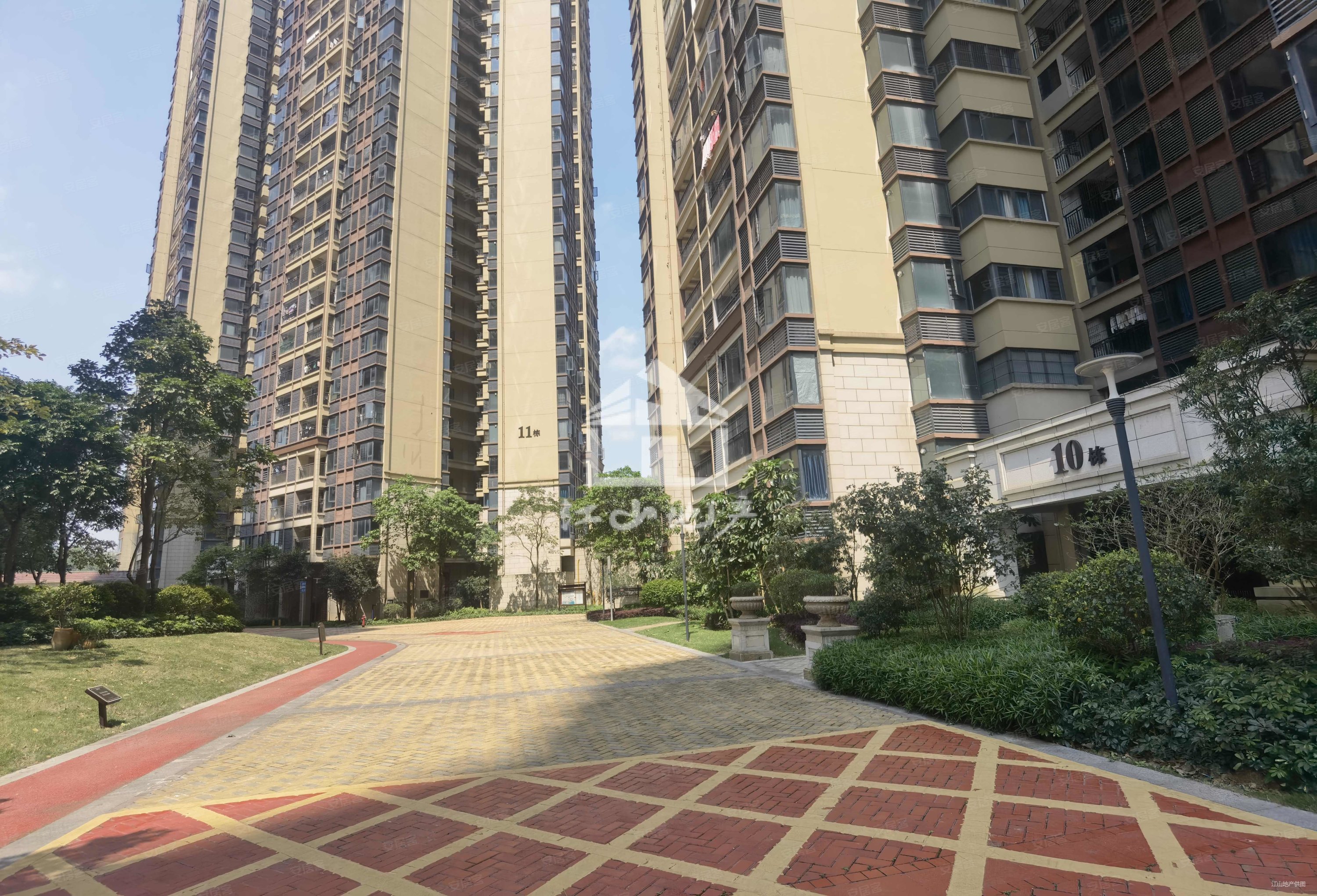 国悦九曲湾4房2厅70万