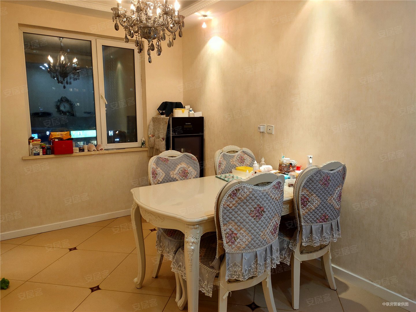 深航翡翠城3室2厅2卫137.5㎡南北229万