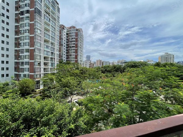 三亚吉阳凤凰路南段三永凤凰城(丹州小区)旺豪超市 电梯精装两房 小区