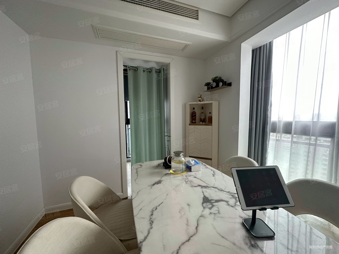 皇都香溪园 精装修 拎包入住 采光好 品质小区328万含车位