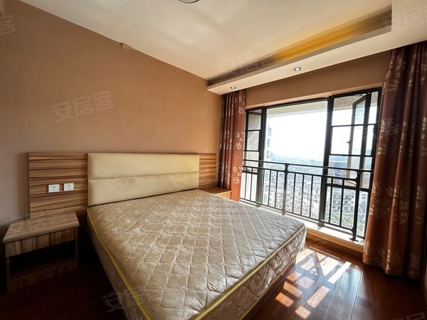 红河弥勒新世界湖泉湾1号生态园水乡中间 1200租精装复式两居室 带小