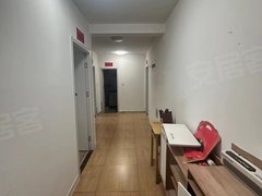 东中环胜利东街化工小学凯樾龙城A区，精装小三居拎包入住