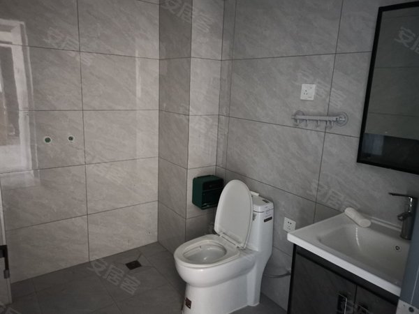 菏泽单县单县城区中央花园急租中央花园 3室2厅2卫家具家电齐全  南北