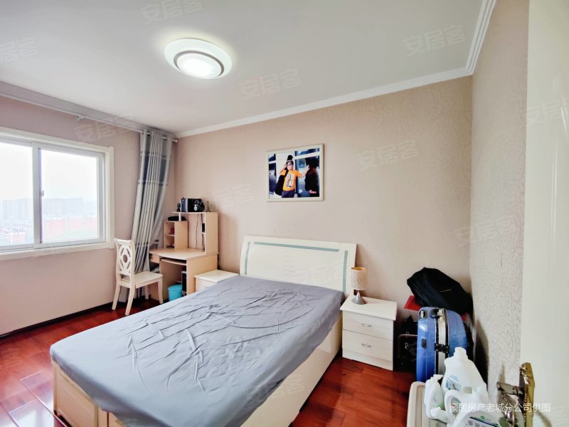 天宝华庭 王城大道 电梯双气精装修 3室 采光好 配套成熟