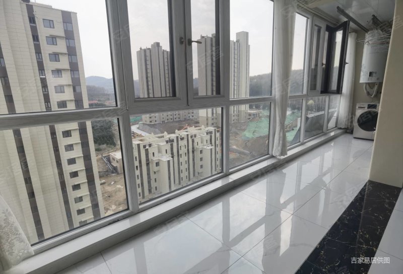 碧桂园翡翠郡顶楼加阁楼送阳光房