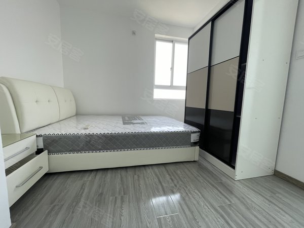 上海宝山水产路站宝林枫景苑房源采光好,南北通透,业主诚意出出租房源