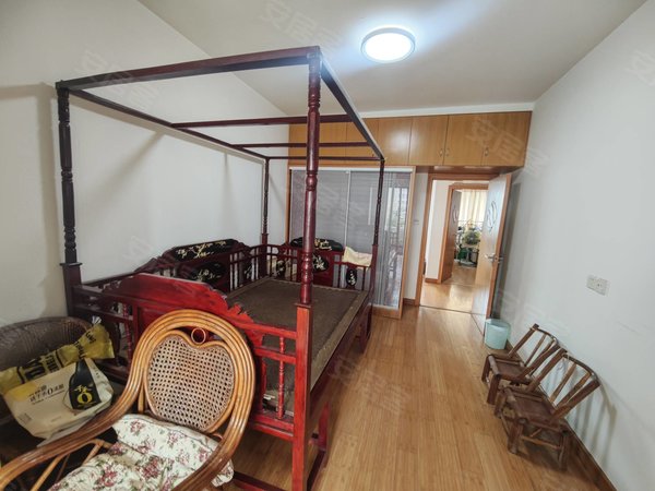 金华东阳东阳江北黄金北岸黄金北岸 精装修 ！三室两厅两卫！大边套！2800包物业费！出租房源真实图片