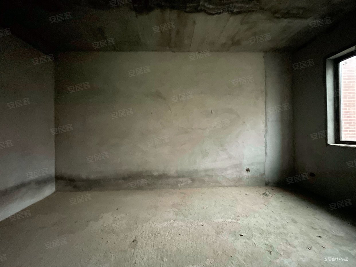 熙庭原著(别墅)4室2厅3卫213.82㎡南180万