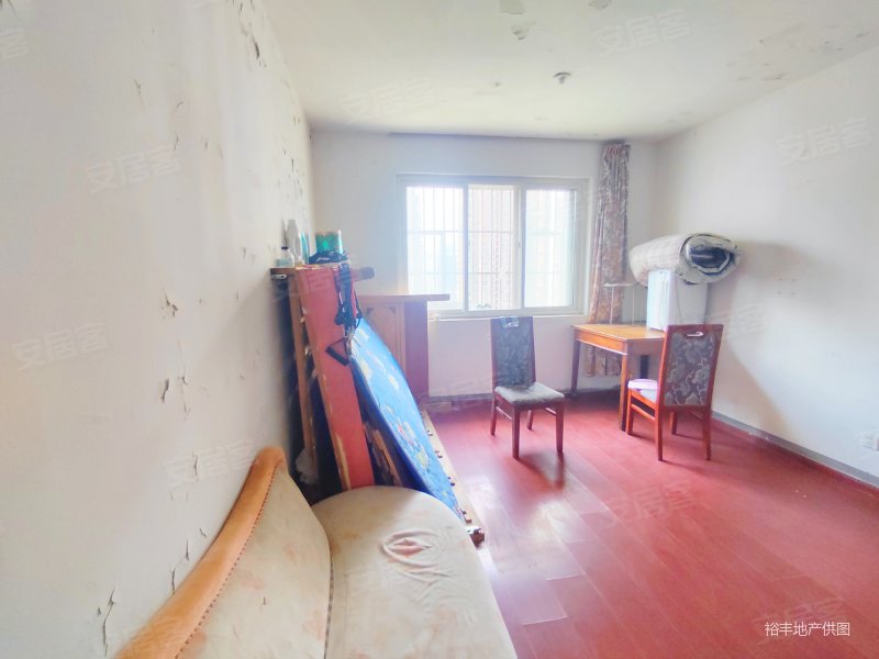 滨湖顺园(北区) 临地铁 高层3房 小区中间位置 诚心卖