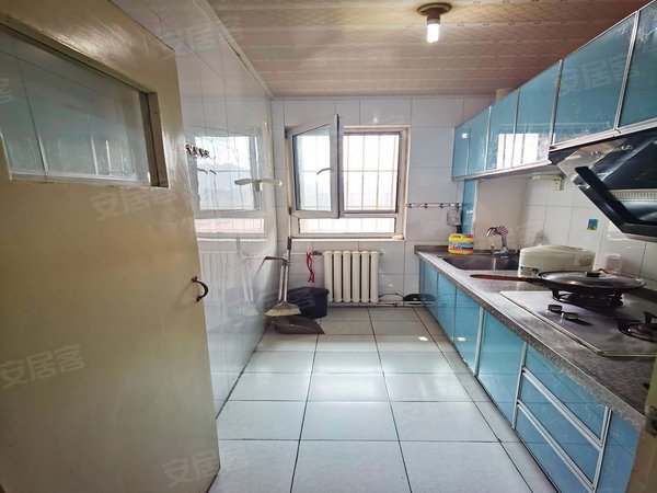 北京门头沟龙泉高家园新区高家园电梯南向一居室 交通便利 干净 家具