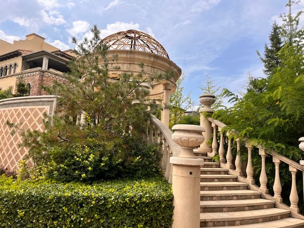 太原小店长风绿地山鼎庄园新上别墅绿地山鼎庄园500平精装别墅适合