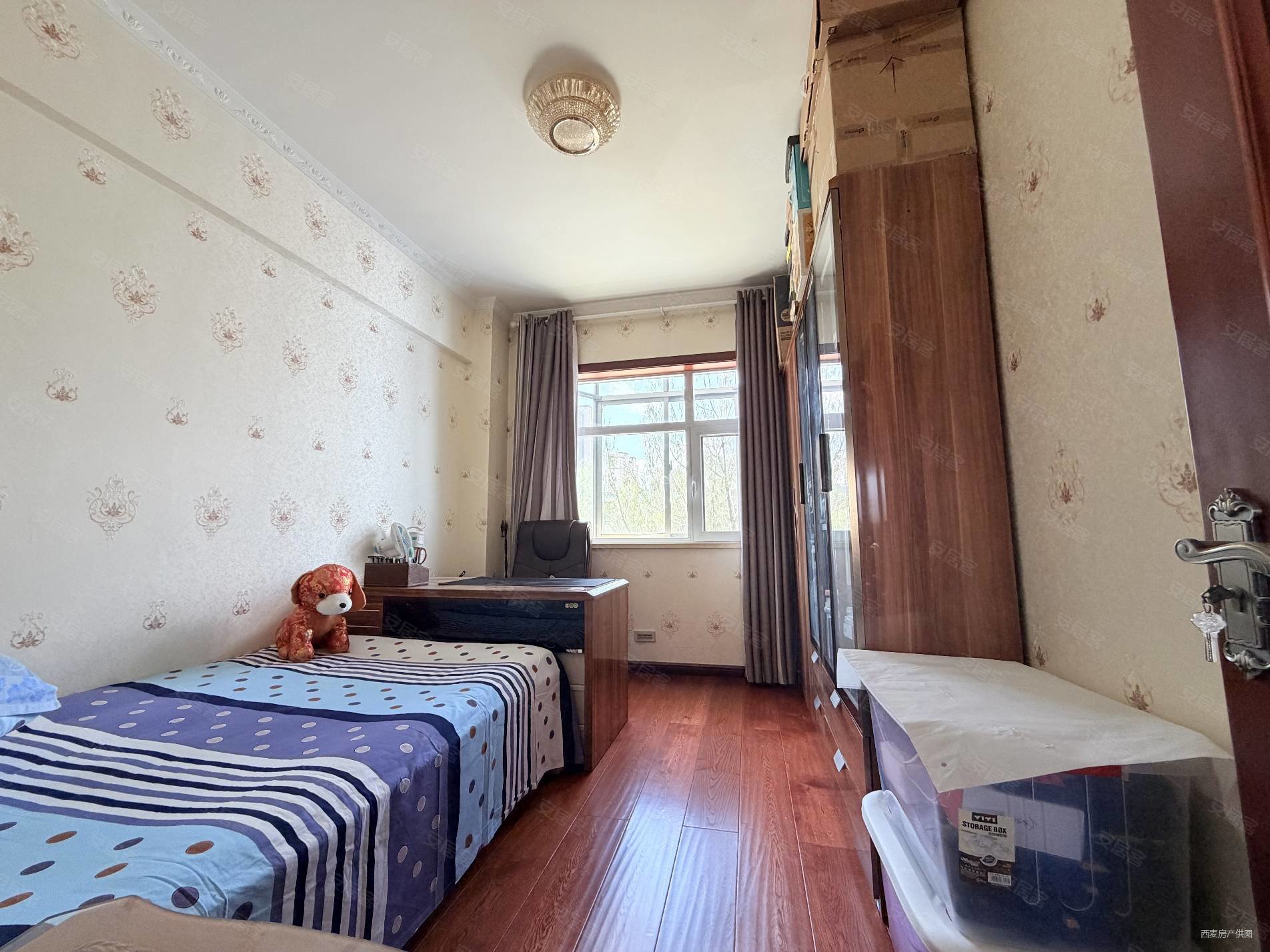 宁景苑3室2厅2卫146㎡东西249万